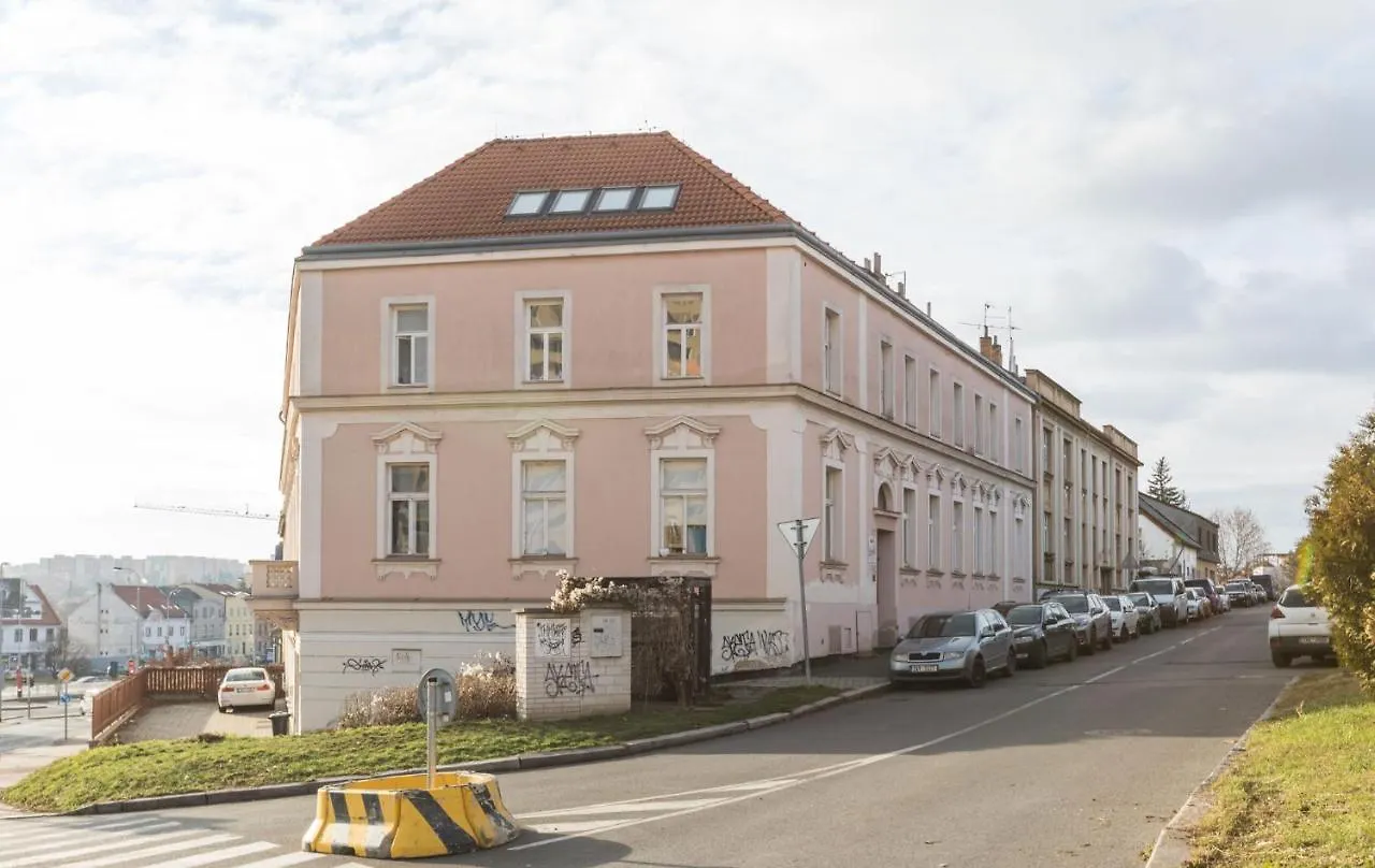Sunshine Apartment Near The City Center Prága