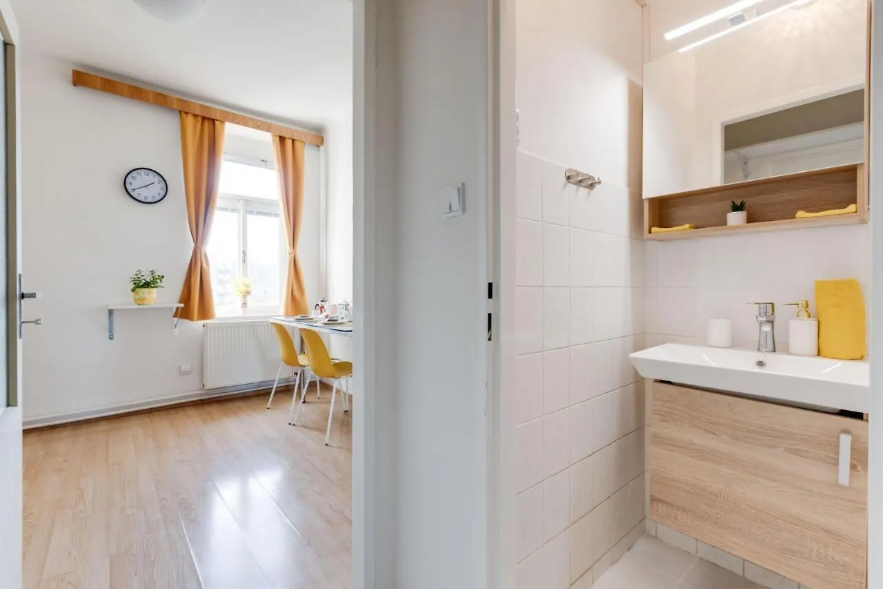 Sunshine Apartment Near The City Center Prága