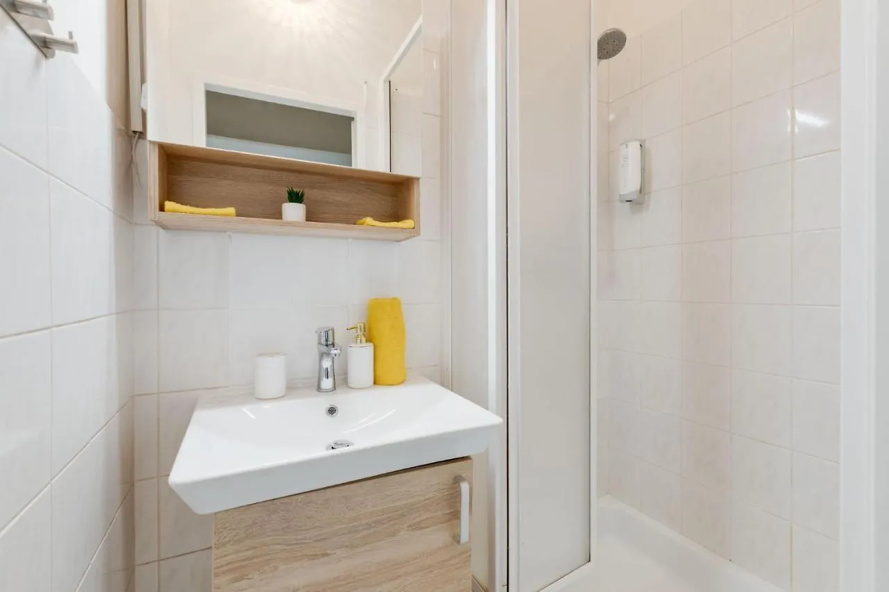 Sunshine Apartment Near The City Center Prága